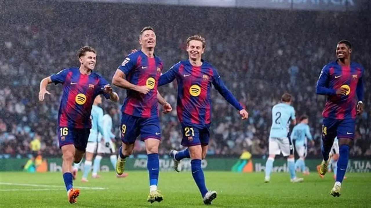 ليفاندوفسكي يقود تشكيل برشلونة لمواجهة إشبيلية في قمة الدوري الإسباني المرتقبة